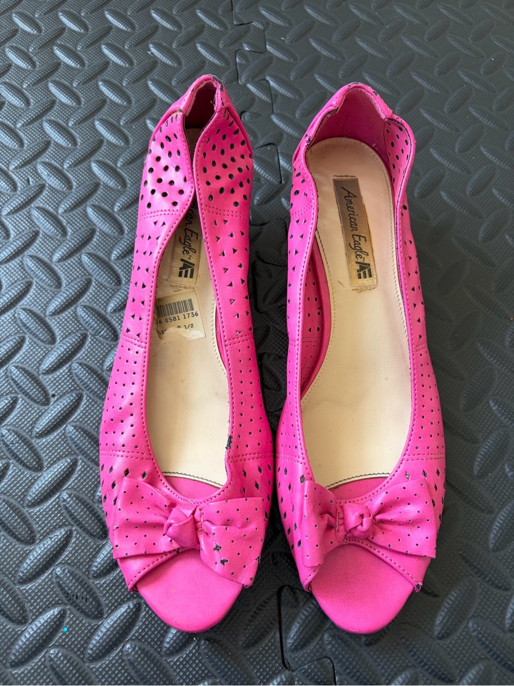 Y2K American Eagle Outfitters Hot Pink Perforated Kitten Heel Bow Flats Sz 8.5